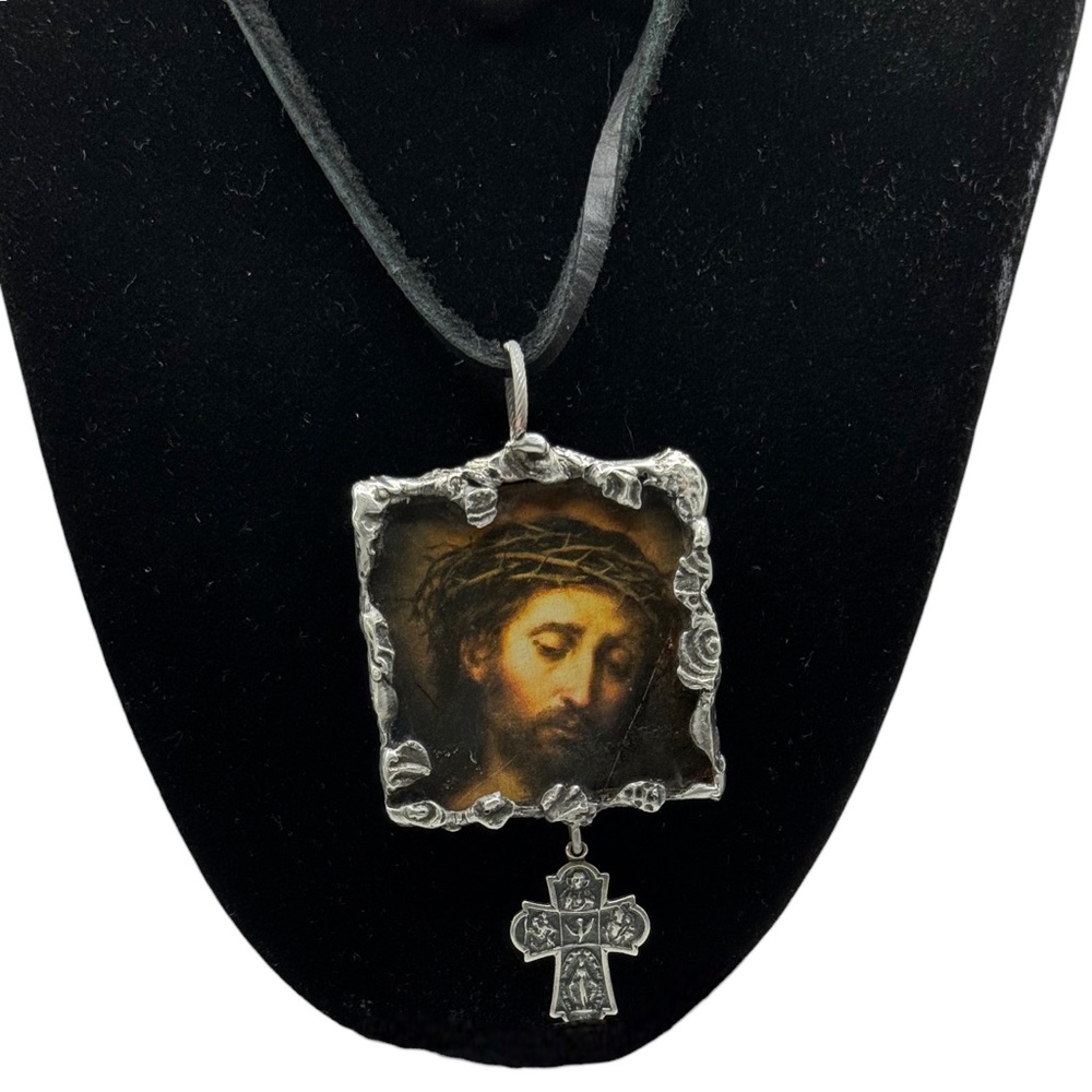 Reversible Suffering Christ Pendant w/ Silver Bezel & 925 Vntg Religious 4 Charm - Picture 12 of 16